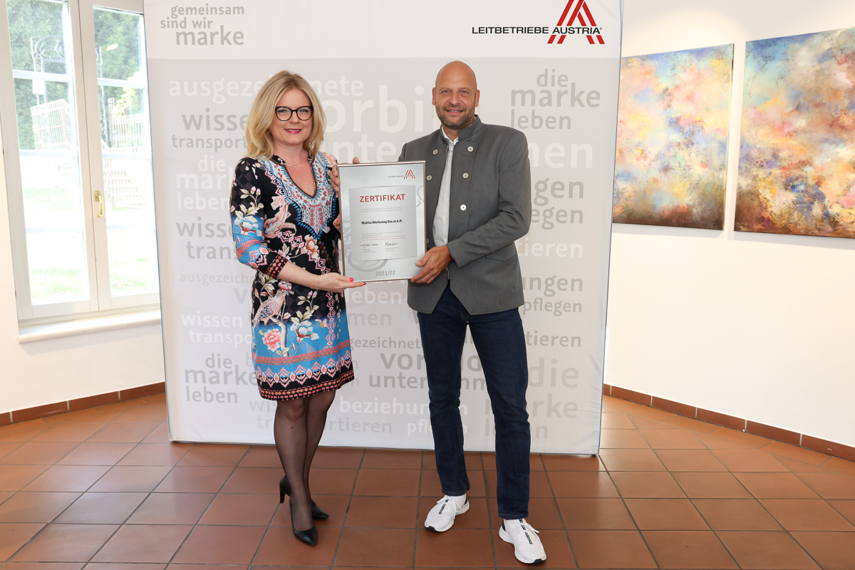 Zertifikat Headerbild mit Monica Rintersbacher (Geschäftsführerin Leitbetriebe Austria), Christian Will (Verkaufsleiter Österreich Makita)