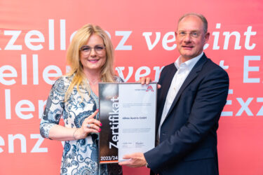 Zertifikat Headerbild mit Monica Rintersbacher (Geschäftsführerin Leitbetriebe Austria), Götz Pelikan (Site Manager Werndorf & Managing Director Allnex Austria)