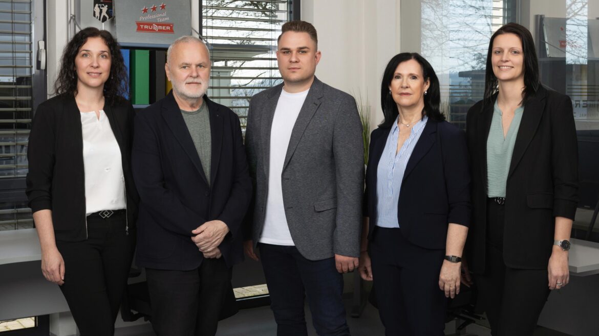 Ford Trummer Trummer Montage & Personal erweitert Geschäftsführung: Siegfried Röck ...