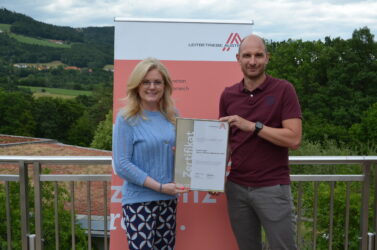 Zertifikat Headerbild mit Monica Rintersbacher (Leitbetriebe Austria), Daniel Freiberger (Evolit) © Leitbetriebe Austria